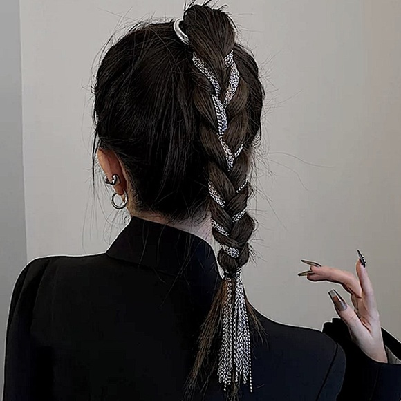 SILVER CHAIN TASSEL HAIR ACCESSORY main image 12